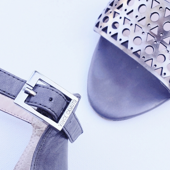 🎉HP🎉 Vince Camuto silver laser cut heels - Picture 7 of 9